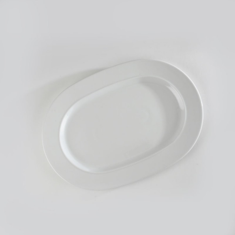 Plat ovale blanc