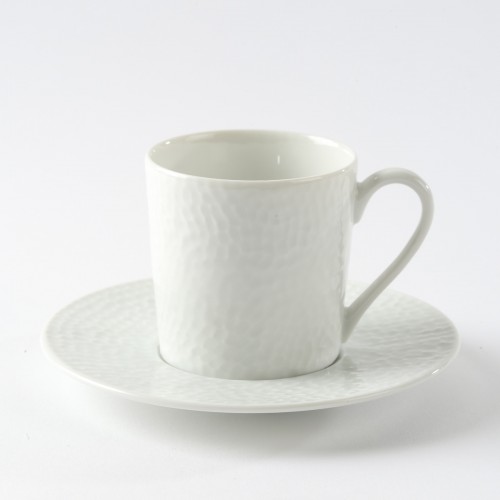Tasse et sous tasse bosselée